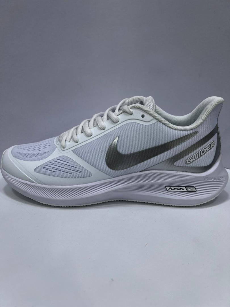 نایک گاید 10 کد217